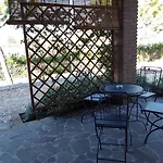Lägenhetshotell Terra Dei Santi Country House Spello