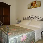 Lägenhetshotell Terra Dei Santi Country House Spello