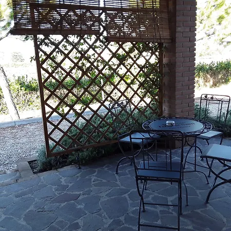 Lägenhetshotell Terra Dei Santi Country House Spello