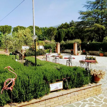 Lägenhetshotell Terra Dei Santi Country House Spello